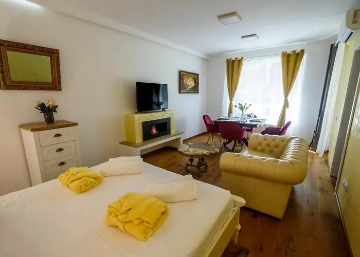 Ultracentral Luxury Apartment