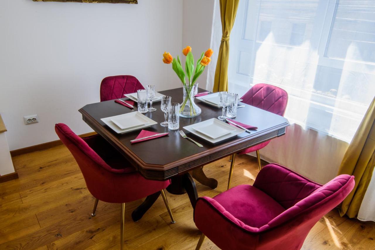 Ultracentral Luxury Apartment