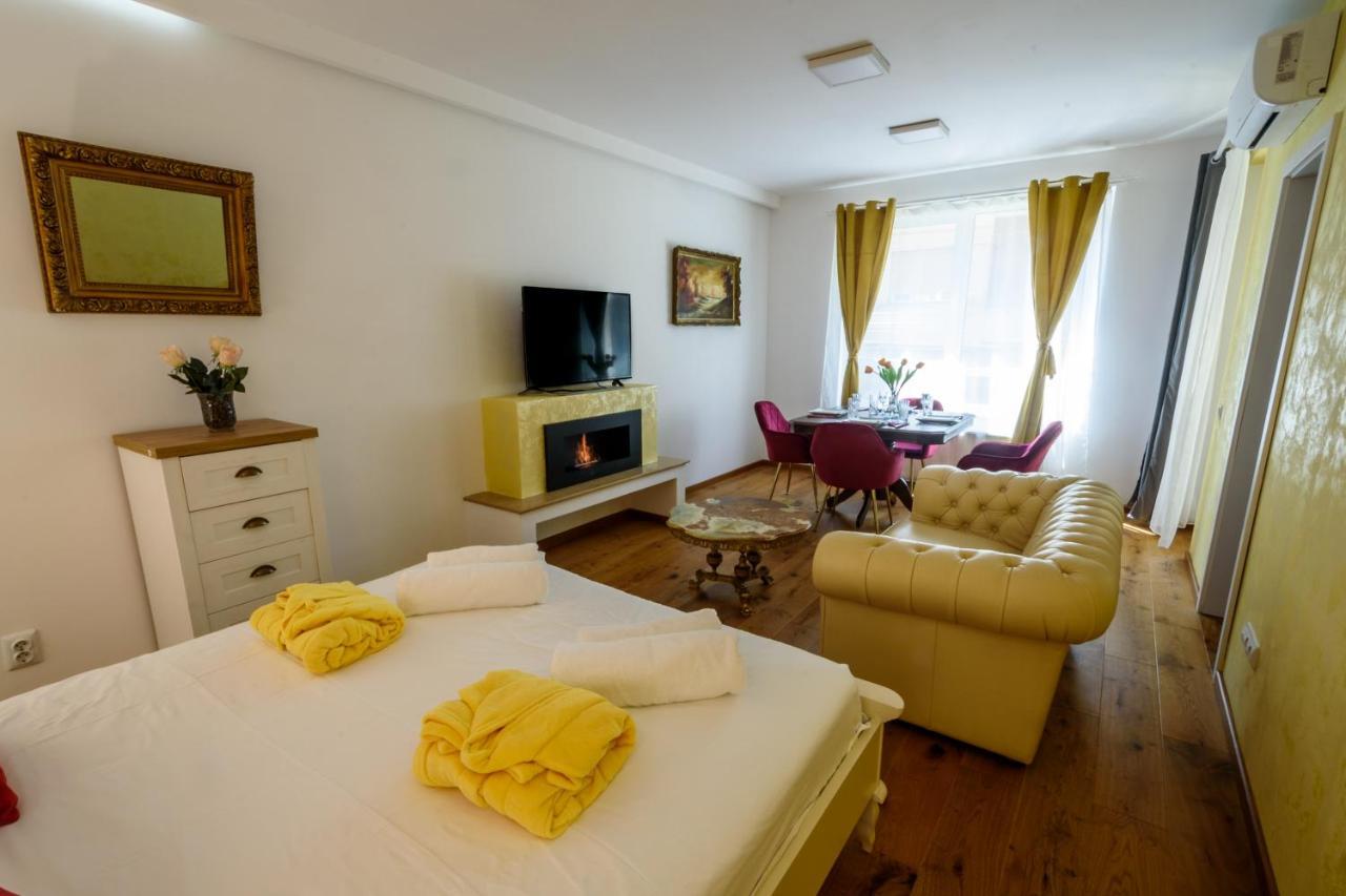Ultracentral Luxury Apartment